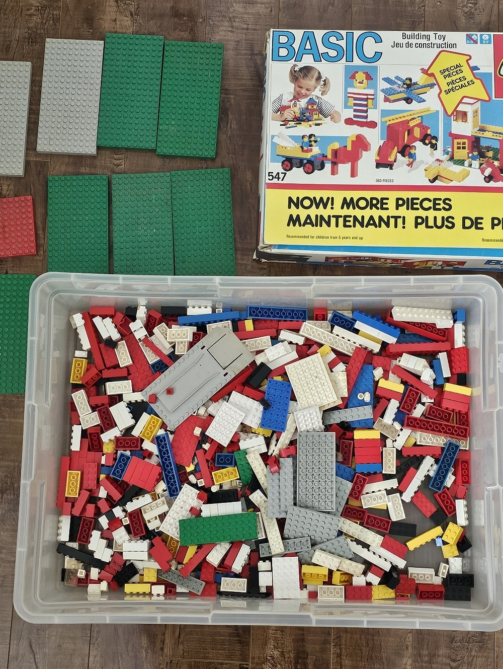 VTG 70s & 80s Lego 547 Incomplete, BONUS over 3 lb of Parts - PAT Pending Parts
